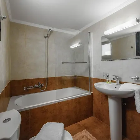 Alonaki Apartment *