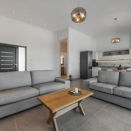 Apartment Alonaki Agios Leon