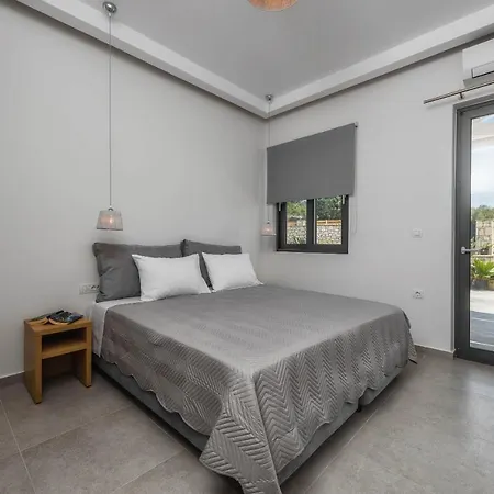 Alonaki Apartment