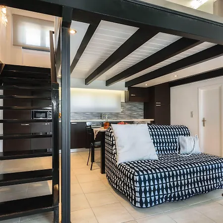 公寓 Alonaki Agios Leon