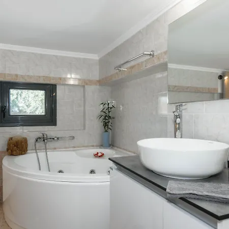 Apartment Alonaki Agios Leon